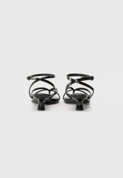 Even&Odd ZORA - T-bar Sandals - Black -Even&Odd 1abbe09d4a3e4a5fa3792f23ae347b12