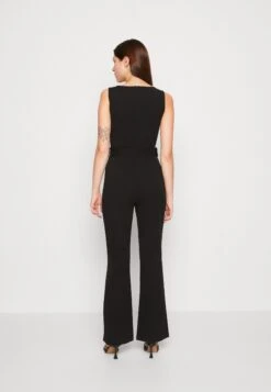 Even&Odd Going Out Low V Neck Flared Leg Belted - Jumpsuit - Black -Even&Odd 2b1e36f2e0284a418aebbdf0e49450eb