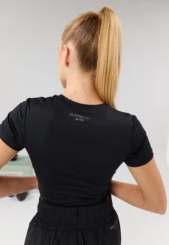 ESSENTIAL QUICK DRY CROPPED SHORT SLEEVE T-SHIRT - Basic T-shirt - Black -Even&Odd 341645c540184a8b9d62f0ccdafdcfbd