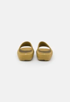 Even&Odd Pool Slides - Khaki 11 Even&Odd Pool Slides - Khaki -Even&Odd 5c59d917479a4ce8a46217a24b0d7ced