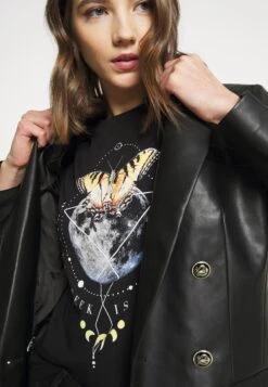 Even&Odd Hattie Moon And Butterly Tee - Print T-Shirt - Black -Even&Odd 9f603111deaa42f8baea2ee2fadb43f0