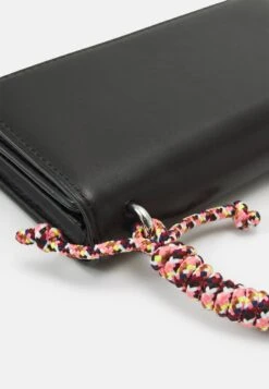 Even&Odd Phone Case - Black -Even&Odd afdb1c62e7324581b1db61237d7d6ffe