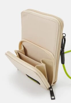 Even&Odd Phone Case -Beige 10 Even&Odd Phone Case -Beige -Even&Odd d787616da88f4b969dfa363a482a4c0d