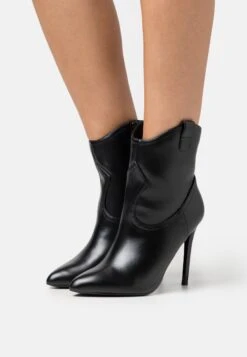 Even&Odd Classic Ankle Boots - Black
