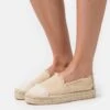 Even&Odd Slip-Ons - Beige