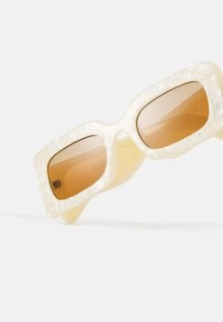 Even&Odd Sunglasses - Off-White -Even&Odd f8e0b31b1eb54adca6ea924d44bda4d7